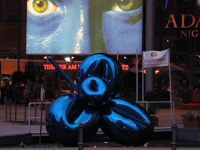 Size Pieces of Balloon Art