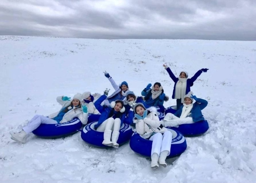 All About Girls K Pop Twice 北海道札幌の雪原でポカリスエットのcm撮影 初の札幌 ここは初雪が降っていますみなさーん