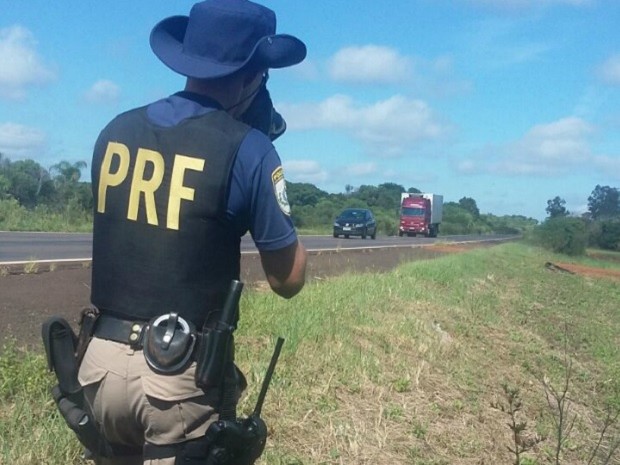 Em 24 horas, PRF aplica 920 multas nas rodovias durante carnaval no CE