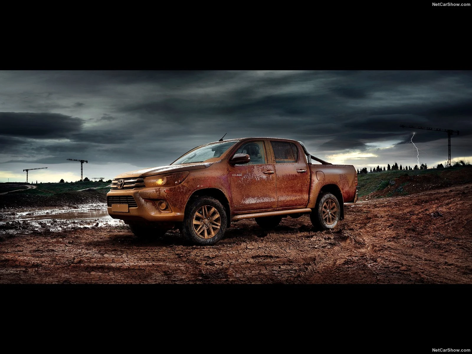 Hình ảnh xe ô tô Toyota HiLux 2016 & nội ngoại thất