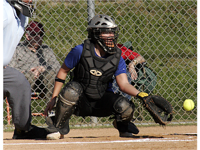 Gambar ilustrasi softball catcher - mooresvilleweekly.com