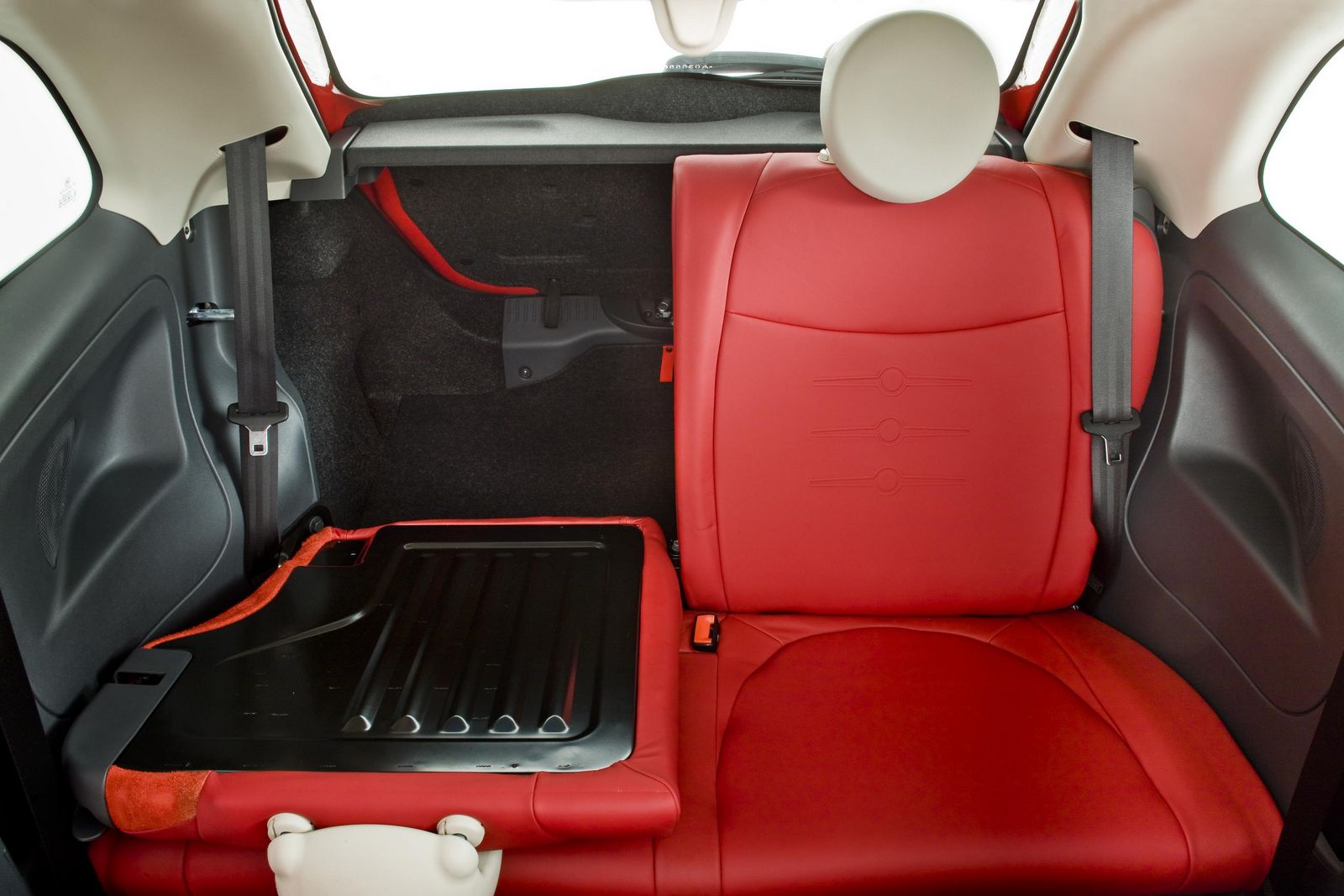 Inside the new Fiat 500