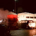 Έβαλαν φωτιά και καίνε περιπολικά της ΕΛ.ΑΣ οι …«φιλοξενούμενοι» της Χίου