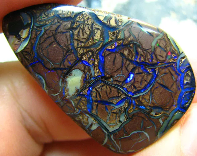 Mengintip Pertambangan Batu Opal Australia