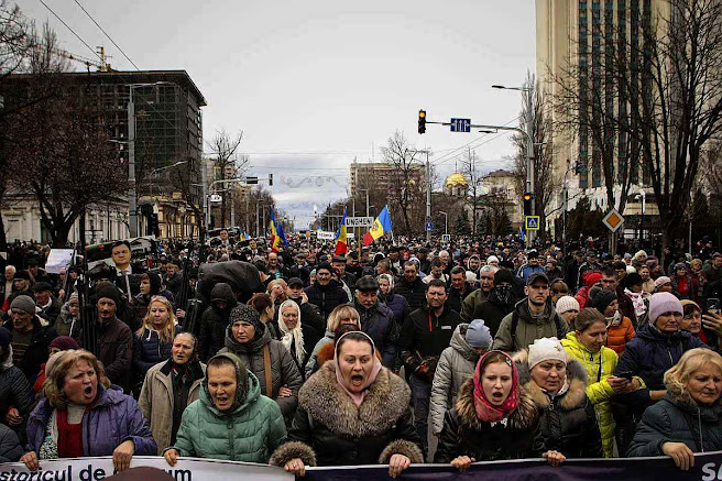 Manifestação urdida em Moscou, saiu às ruas da capital de Moldavia contra o Ocidente