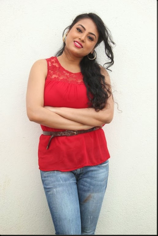 Actress Meenakshi Sarkar @ Villangam Movie Pooja Stills