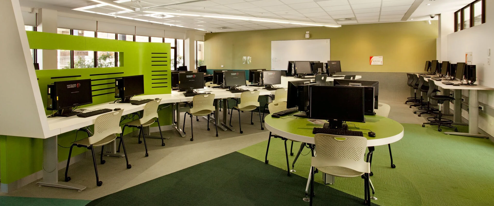 School computer room Ideas - Computer room in school - Freelancer and gamer computer room setup design picture for idea - mrlaboratory.info