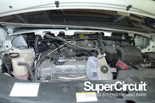 SUPERCIRCUIT Front Strut Bar installed to Toyota Alphard 2.5 (ANH30).