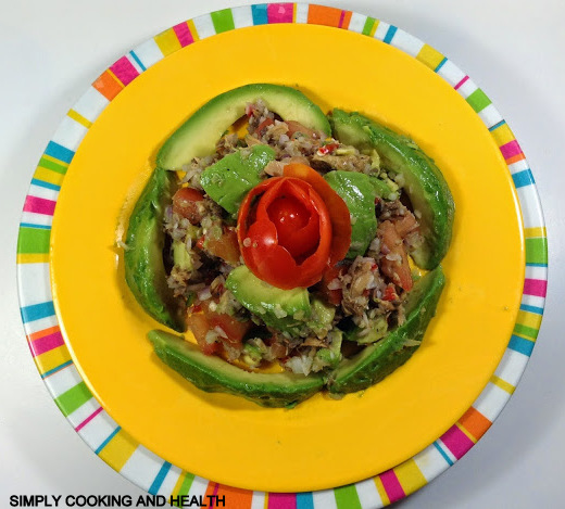  Avocado and Canned fish salad