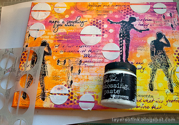 Layers of ink - Mixed Media Layers with Stencils and Stamps Canvas Tutorial by Anna-Karin Evaldsson, embossing paste through a stencil