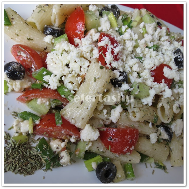 yunan makarna salatasi greek pasta salad 1