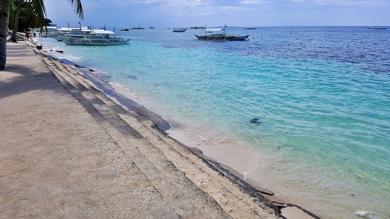 fantastic calm and serene morning views at Alona Beach, Panglao, Bohol