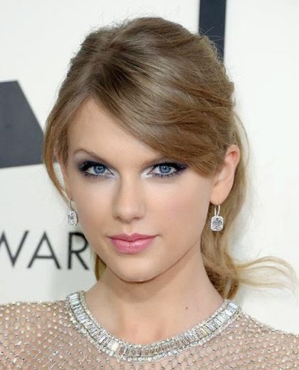 Gaya Rambut Taylor Swift Terbaru dan Cantik - Gaya Rambut