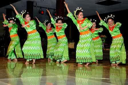 Namanama Tarian tradisional Indonesia dan asal daerahnya