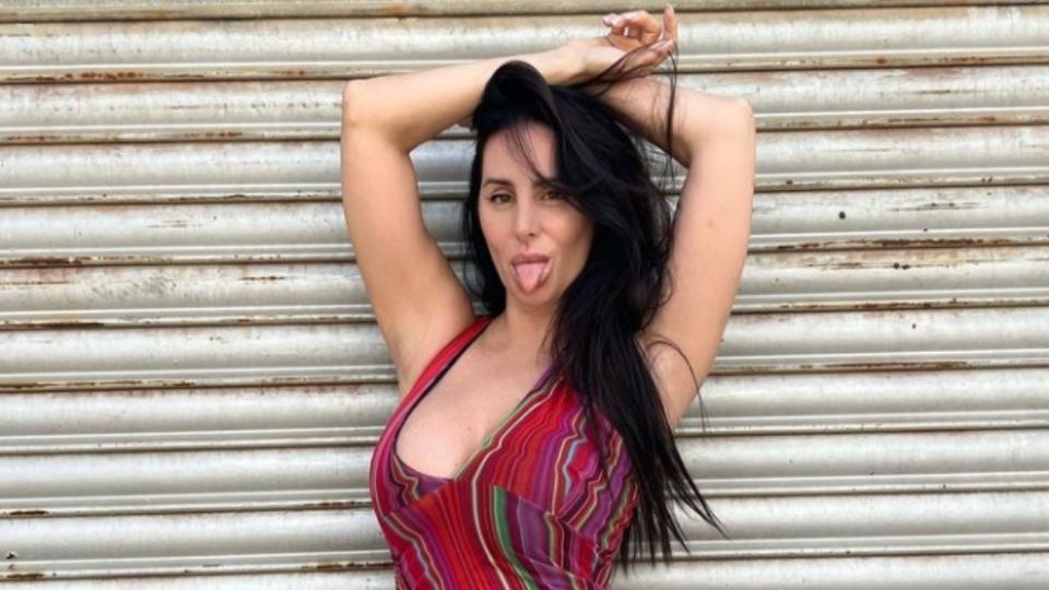 Mala Rodríguez enciende Instagram con baile en bikini desde la playa | VIDEO