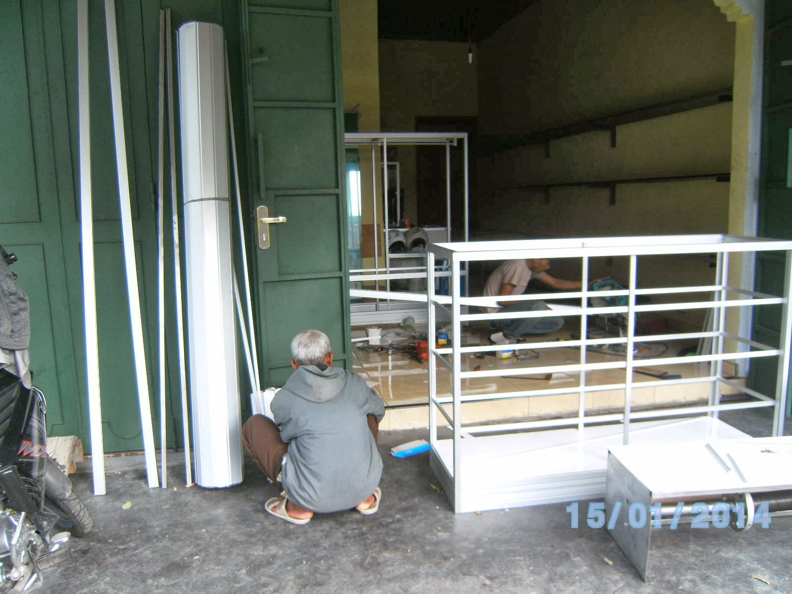 Jasa Pembuatan Etalase Toko