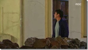 GR.E02.mkv_003229259