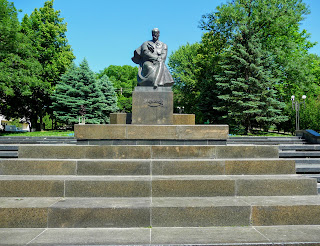 Калуш. Вул. Тараса Шевченка. Пам'ятник Т. Г. Шевченку