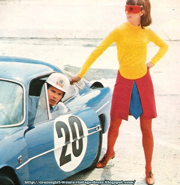 1966 skirt race car 60s 1960 Jupe flanelle tricolore à plastron cravate. CACHAREL  Maillot à boutonnage bébé . DELFIEU