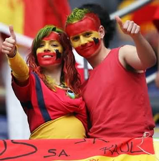 Fifa World Cup 2010 : Spain Girls Fans Expression