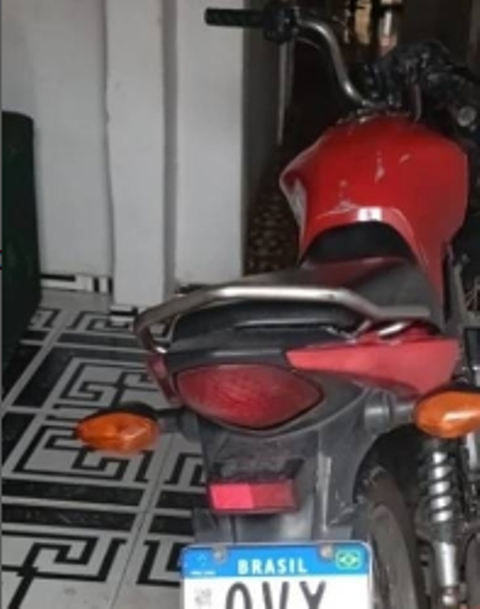 Polícia Militar recupera moto roubada e apreende munições em casa no Centro de Parnaíba