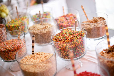 Caramel Apples Wedding Favors on Great Idea For A Fall Wedding A Candy Apple Buffet I Am Guessing It