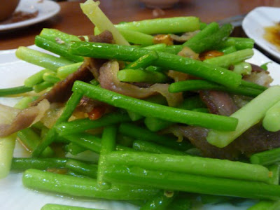 Smoked meat stir-fried with leek