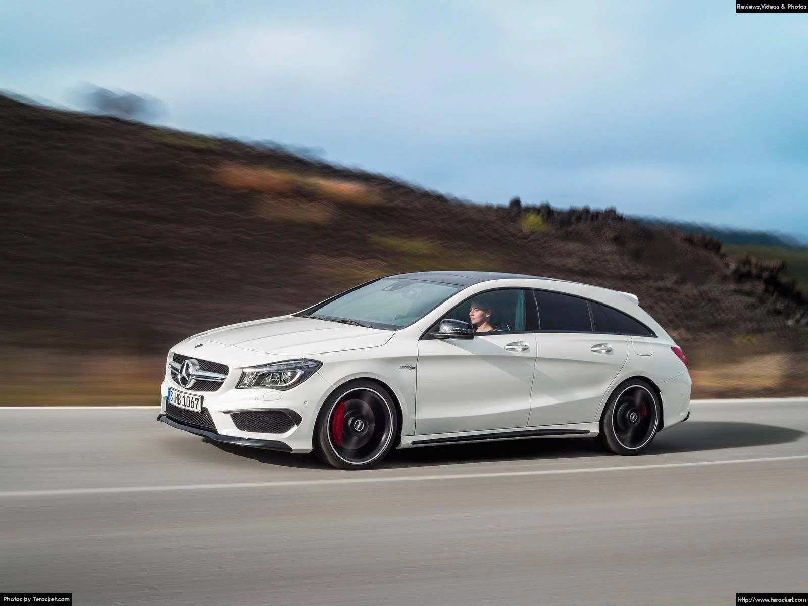 Hình ảnh xe ô tô Mercedes-Benz CLA45 AMG Shooting Brake 2016 & nội ngoại thất