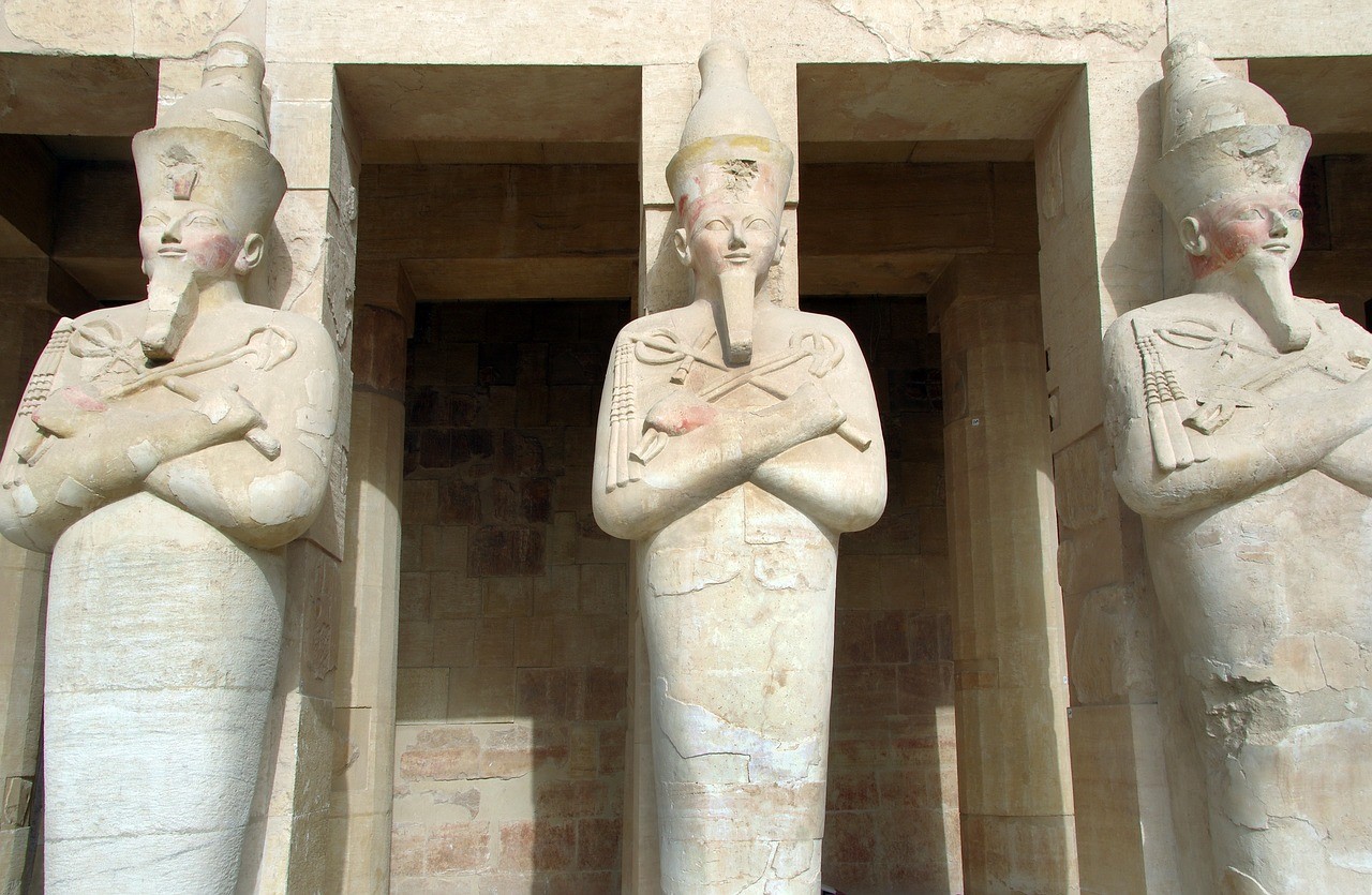 古代エジプトの現人神 ファラオの横顔 パンタポルタ