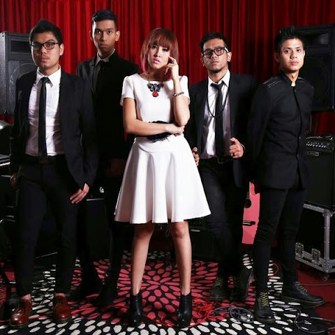 Sakura Band - Melepaskanmu MP3