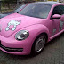 Wah, Bapak Ini Beri Anaknya VW Beetle Pink Hello Kitty