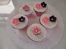 cupcakes 15 cupcakes para niteroi festa flores vintage niteroi em de vintage para  anos cupcakes