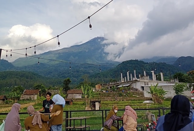 panorama latarte cafe pacet mojokerto