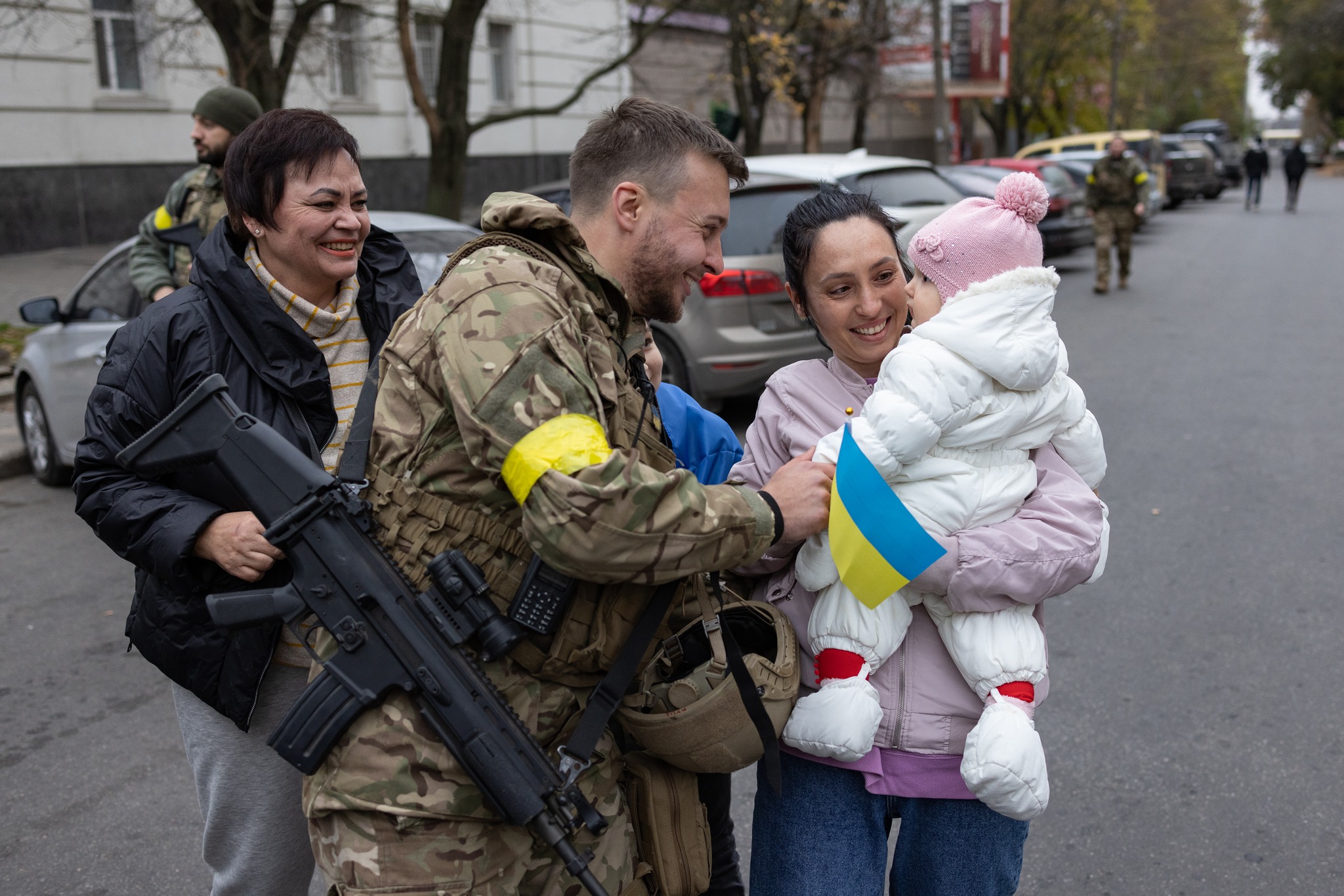 Русские живущие в украине. Гулять по Украине. Прогулка по украинским городам. Украинцы гуляют за рубежом.