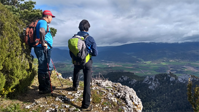 Disfrutando de la panorámica cerca de la cima de Bachicabo