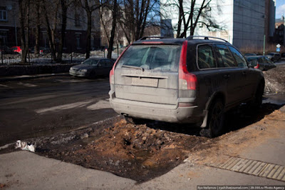 Bad Russian Roads Seen On www.coolpicturegallery.us