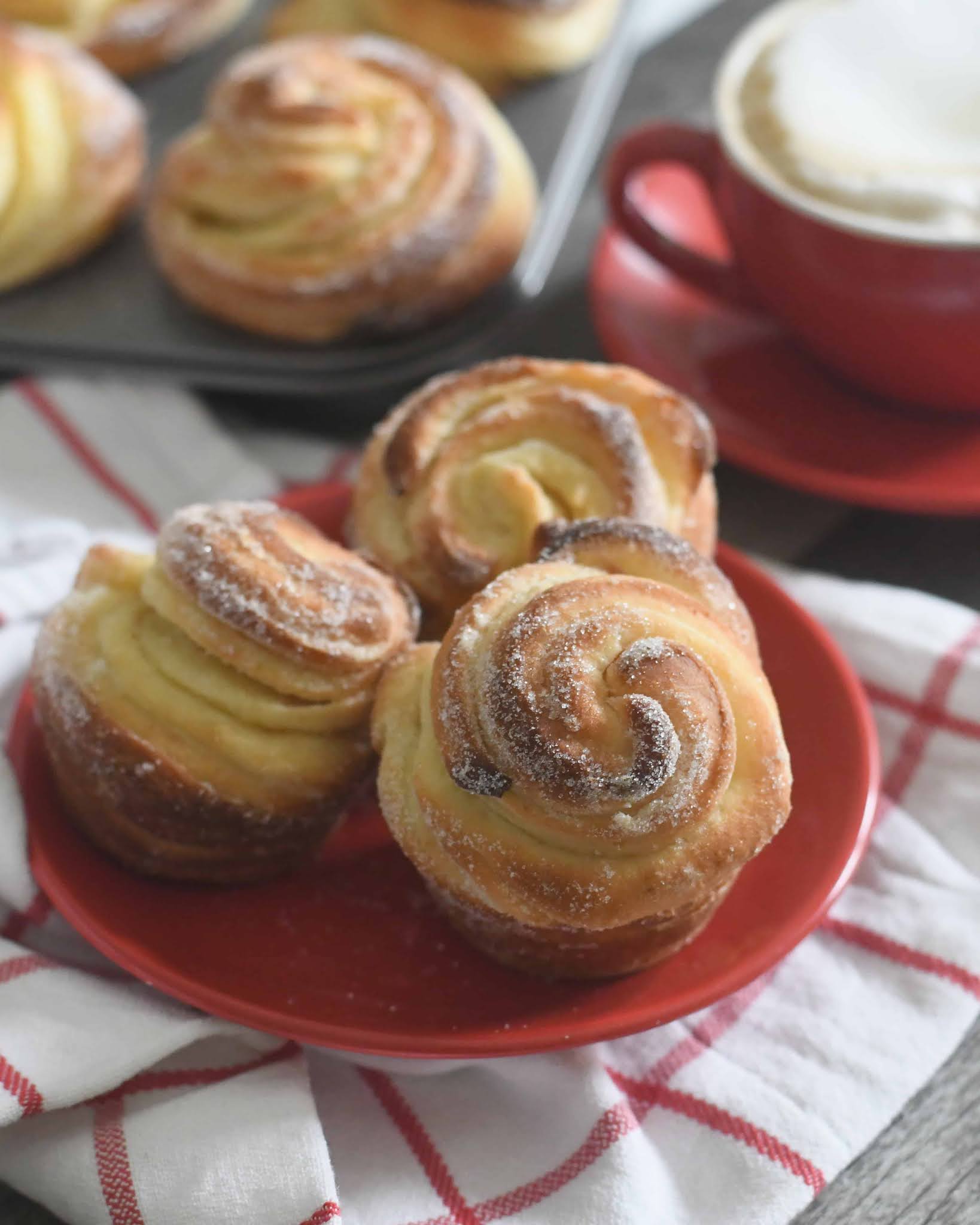 soft and sugary cruffins