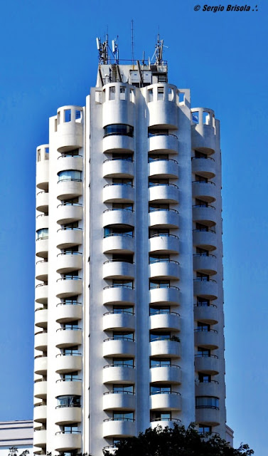 Vista ampla da fachada do Hotel Paulista Wall Street - Bela Vista - São Paulo