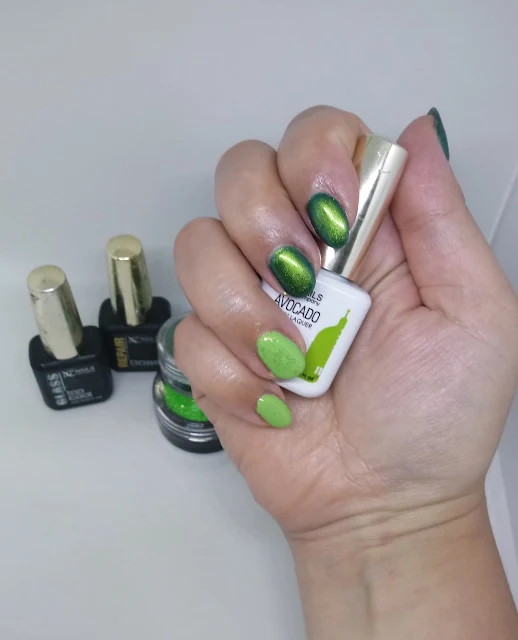 Chameleon Effect + Crystal Flakes NEON GREEN od NC NAILS COMPANY
