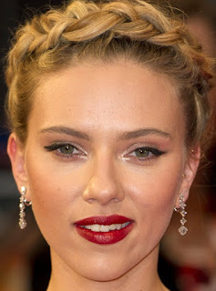 Woman with Pentagon face shape. Scarlett Johansson, American actress.