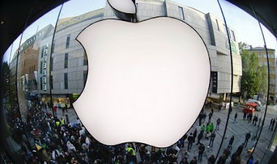 Apple Cuts MacBook Prices 