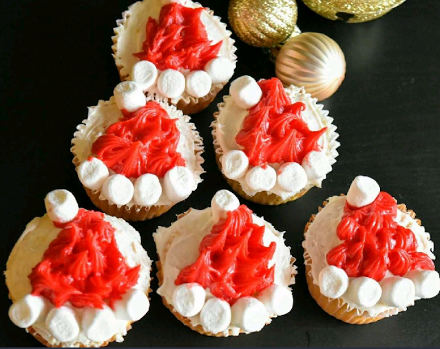 santa Hat Cupcakes, Christmas theme cupcake, christmas cake, christmas vibe, homemade, shadesofcooking