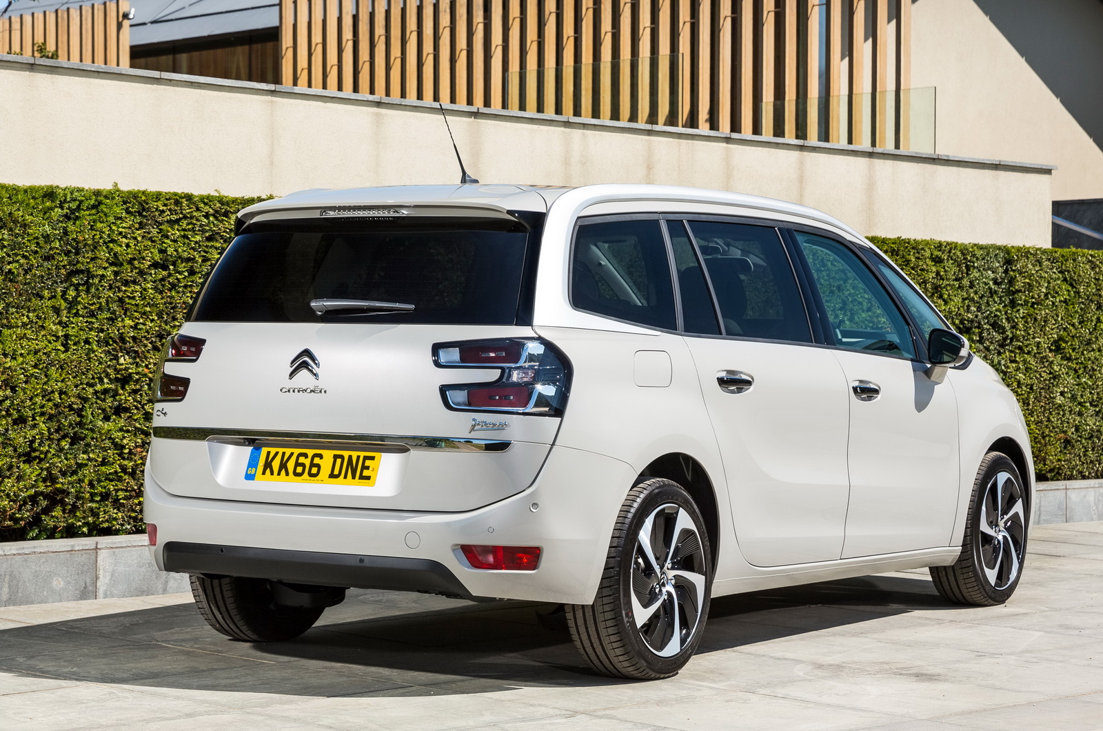 Citroen's Updated C4 Picasso & Grand C4 Picasso Launched ...