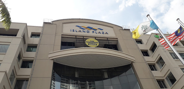 Island Plaza