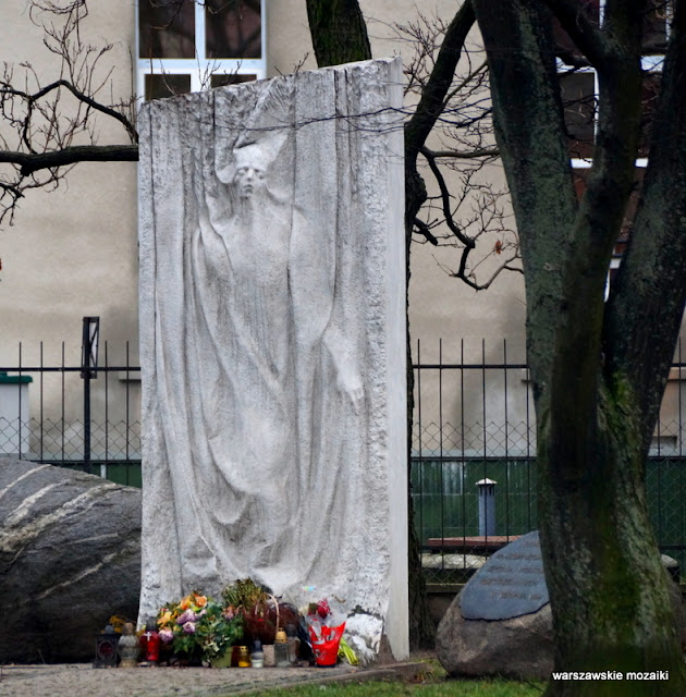 Górczewska Warszawa Warsaw pomniki Paweł Pietrusiński 1994 monument rzeźba