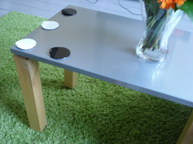 Ikea's Magnetic table DIY