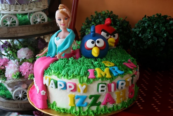 Barbie dan Angry bird cake