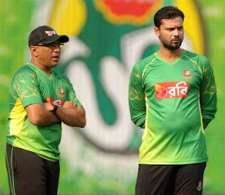  Bangladesh's Coach Chandika Hathurusingha and his Assistant Ruwan Kalpage