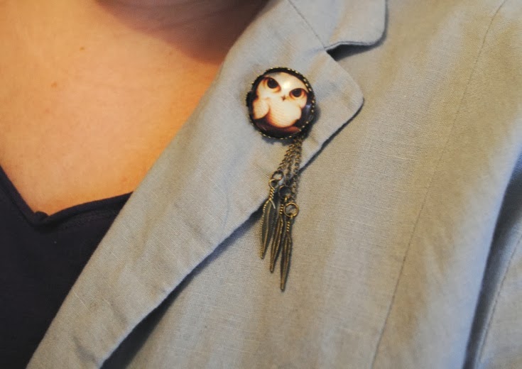 http://grib0uillie.blogspot.fr/2014/01/une-broche-en-cabochon-diy.html