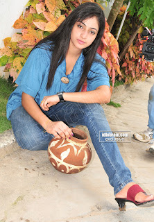 TELUGU MOVIE New Cute and Lovely Actress HARI PRIYA Photos 